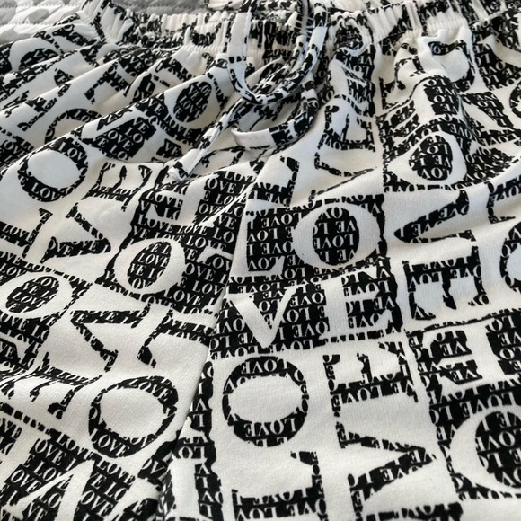 Love 2 piece set - Picture 9 of 12